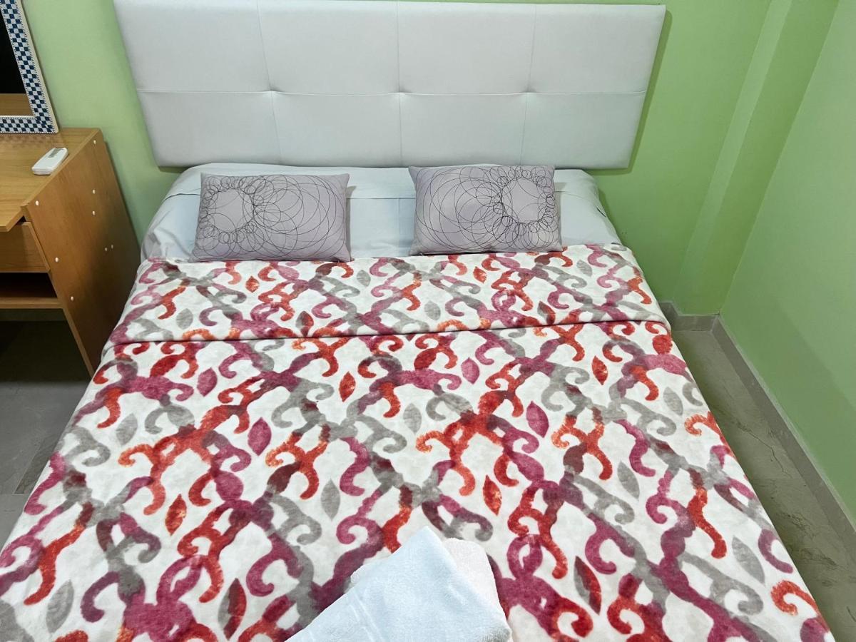 Casa Ideal Familias Y Grupos Con Balcones Exterior Soleada Patios Cerca Alhambra, Sierra Nevada, Rio Genil, Lancha Del Genil, Parque Llano Y Reloj Del Sol Con Barbacoas, Campo De Futbol, Circuito Gimnasia Granada Exterior foto